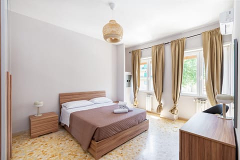 Walk-Ostia - Central New Condo Apartment in Ostia