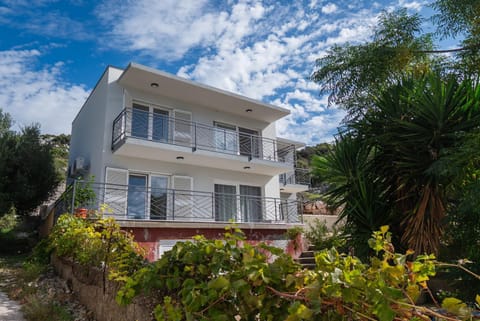 Property building, Facade/entrance, View (from property/room), Balcony/Terrace