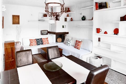 Living room, Photo of the whole room