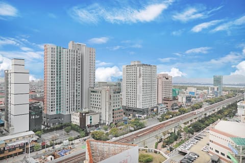 Property building, Neighbourhood, City view, Street view, Location