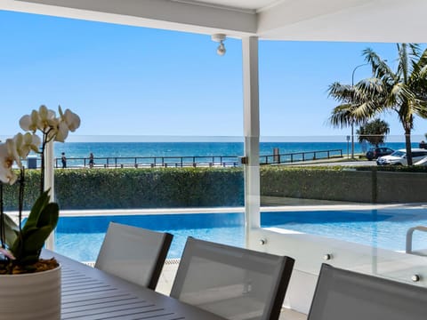 Balcony/Terrace, Pool view, Sea view, Swimming pool