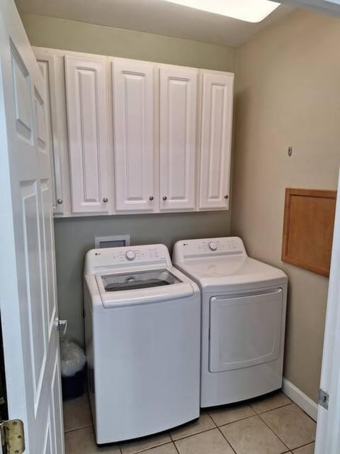 Homerun Hideaway! Beach,OWA,Sports,Shopping House in Foley