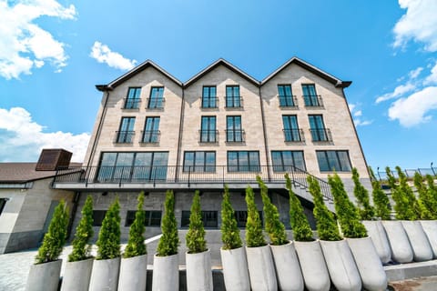 Property building, Day