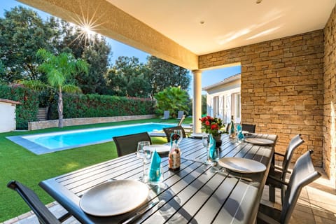Patio, Garden, Swimming pool