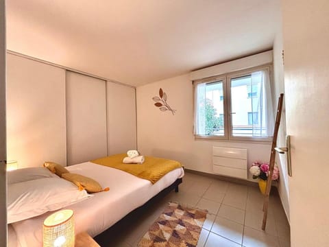 Le 14, 4 pers, 2 chambres, clim, proche autoroute Apartment in Nimes