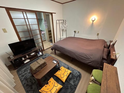 Communal lounge/ TV room, Bed, TV and multimedia, Living room, Photo of the whole room, Bedroom