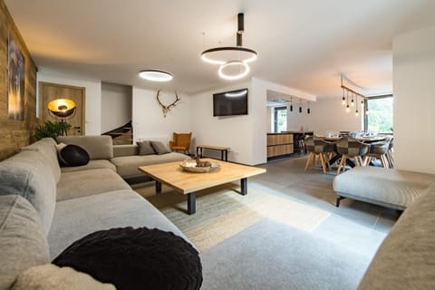 Communal lounge/ TV room, TV and multimedia, Living room, Seating area