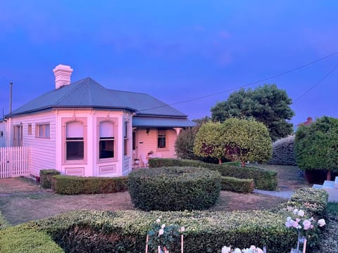 Property building, Garden, Garden view