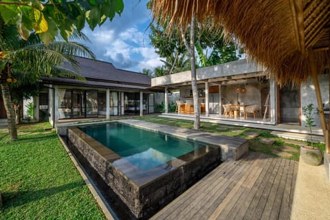 Property building, Patio, Garden, Swimming pool