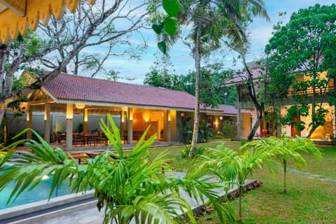 Restaurant/places to eat, Garden view