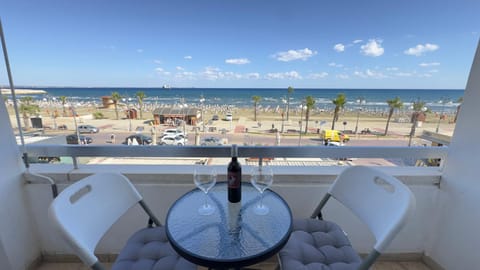 Patio, Day, Natural landscape, View (from property/room), Balcony/Terrace, Beach, Evening entertainment, City view, Sea view