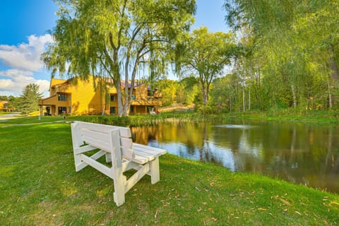 7 Mi to Dwtn - Family Condo in Harbor Springs! Apartment in Michigan