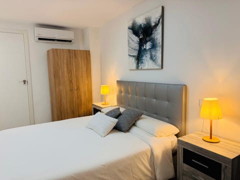 Bed, Photo of the whole room, Bedroom, heating, heating, wardrobe, air conditioner