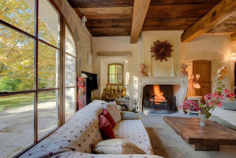 Property building, Living room