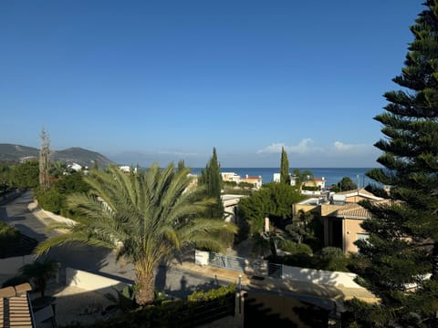 Day, Natural landscape, Mountain view, Sea view