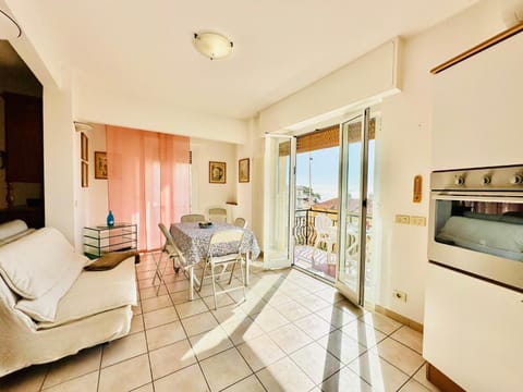 Hostdomus - Grace Apartment Apartment in Finale Ligure
