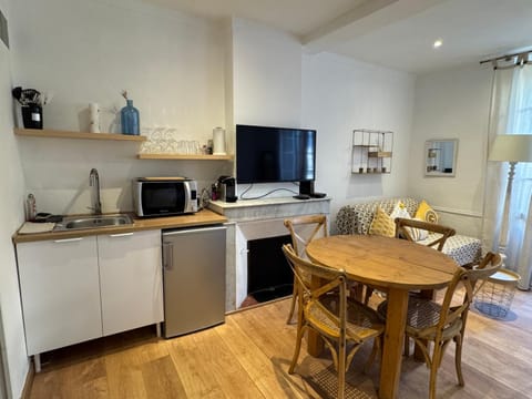 Nid d amour en plein coeur des clochets Apartment in Le Beausset