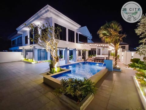 Property building, Night, Garden, Garden view, Swimming pool