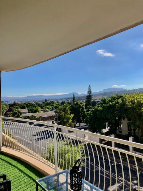 Day, Natural landscape, View (from property/room), Balcony/Terrace, Mountain view