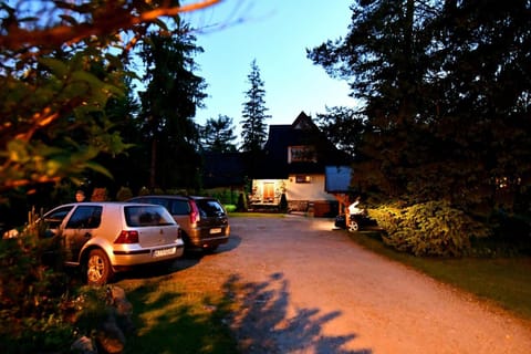 Day, Natural landscape, Garden, Garden view, Parking