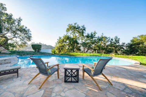 Casa Via Zara - Sweeping Mountain Views with Pool House in Fallbrook