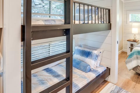 Deck, Grill and Fishing Pond Modern Cookeville Gem House in Tennessee