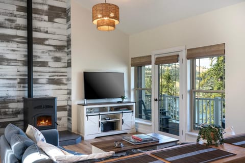 Foys Lake House offers perfect lakeside vacation! House in Kalispell