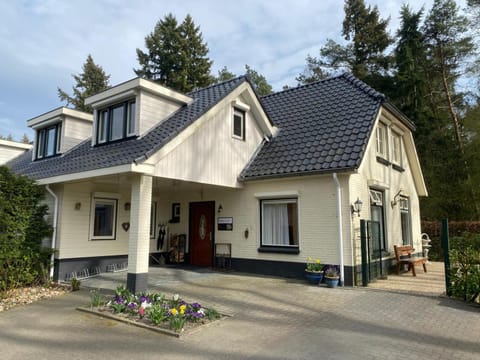 Facade/entrance, Facility for disabled guests