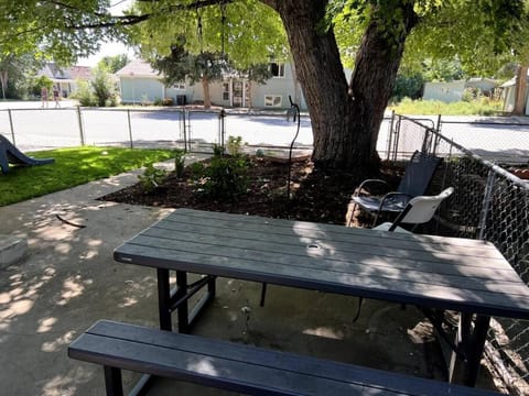 Walk to Dining Breweries and Shops Plus New Hot Tub House in Louisville