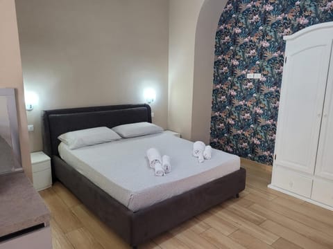 Bed, Photo of the whole room, Bedroom, towels, wardrobe