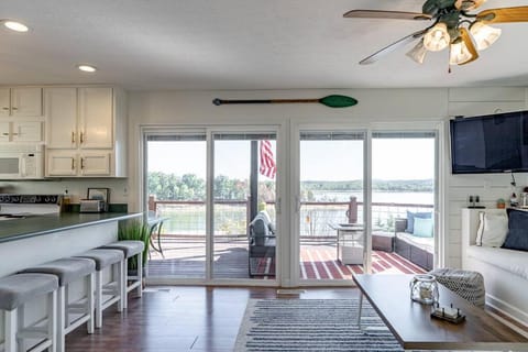 TV and multimedia, Living room, Dining area, pet friendly