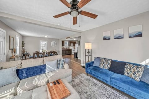 Spacious family home with playroom House in Georgetown