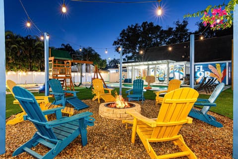 Tropical boho villa w pool & game court House in Largo