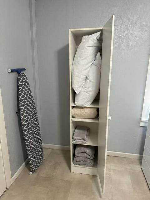 Cozy home with 3 beds and an office! House in Decatur