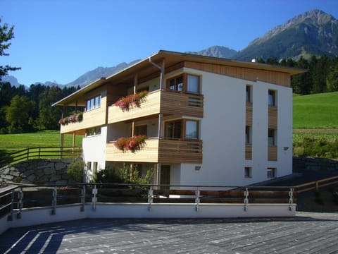 Property building, Summer, Balcony/Terrace, Area and facilities