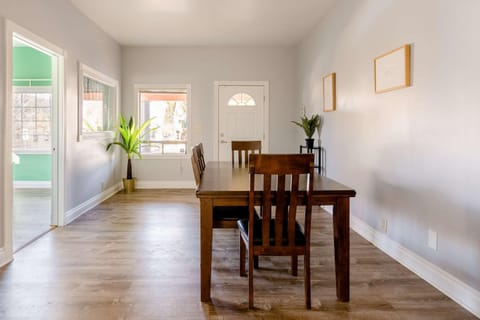 Stay Portland - Private Portland Group Getaway, Sleeps 12 House in Portland