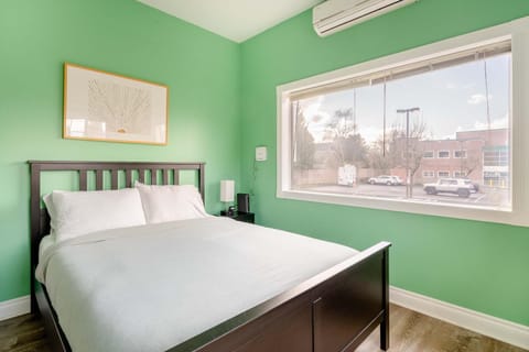 Stay Portland - Private Portland Group Getaway, Sleeps 12 House in Portland