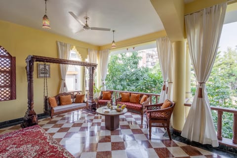 Patio, Day, Garden, View (from property/room), Balcony/Terrace, Living room, Seating area, Garden view