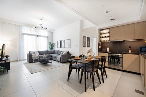 TV and multimedia, Coffee/tea facilities, Kitchen or kitchenette, Living room, Dining area, oven, pet friendly