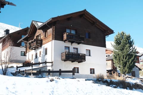 Property building, Natural landscape, Landmark view
