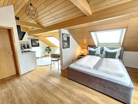 Bed, Bedroom, kitchen