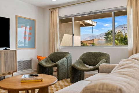 Sunview Paradise by Rather Be Properties House in Palm Springs