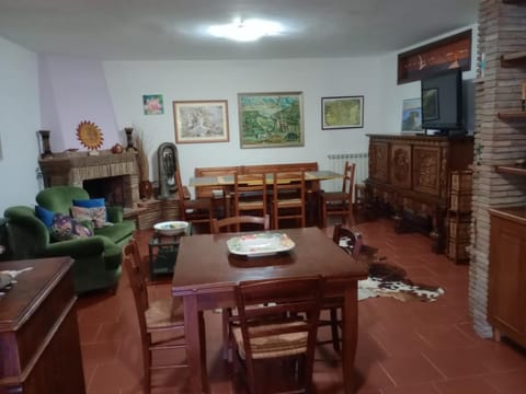 Communal lounge/ TV room, Living room, Dining area