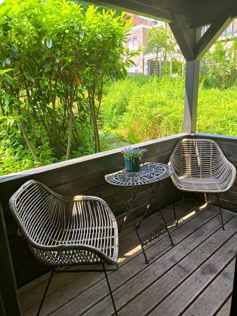 Garden House - Free Parking Apartment in The Hague