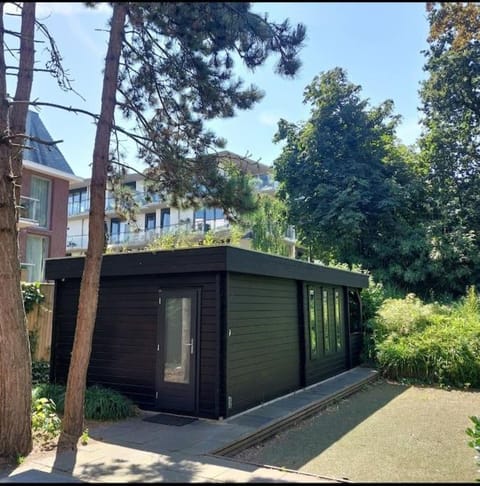 Garden House - Free Parking Apartment in The Hague