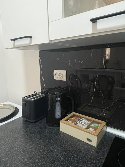 Coffee/tea facilities, toaster