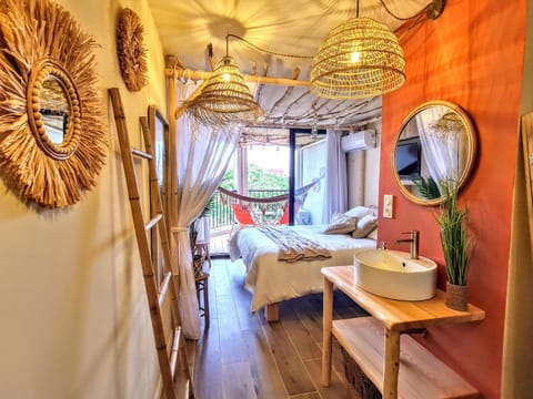 Bed, Bedroom, internet, air conditioner