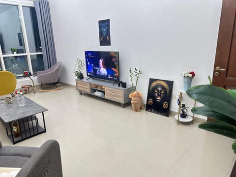 Communal lounge/ TV room, TV and multimedia, Living room, Seating area, Evening entertainment