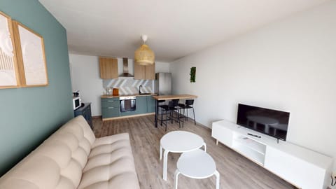 TV and multimedia, Kitchen or kitchenette, Living room, Dining area