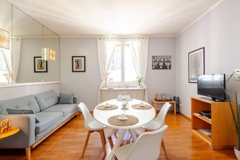 Communal lounge/ TV room, TV and multimedia, Living room, Dining area, Evening entertainment